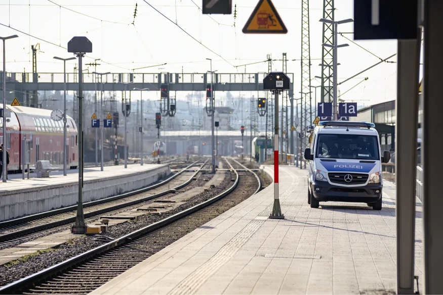 Fast 14 Stunden stand am Samstag dem, 11.07.2026 der Zugverkehr zwischen Halle und Merseburg still.